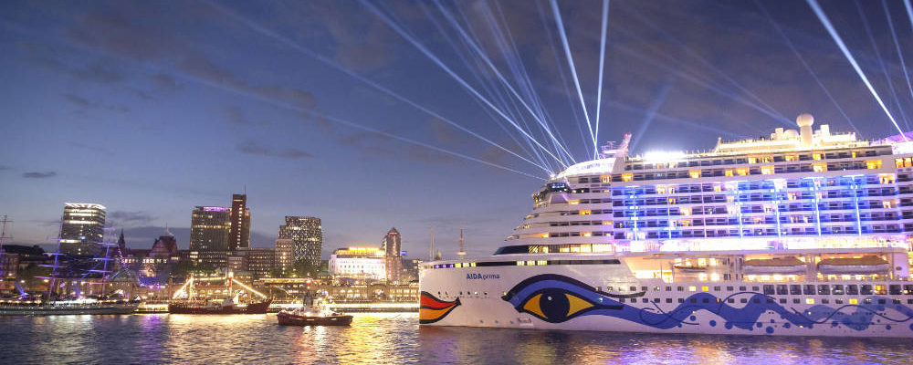 TAUFE AIDAprima 07.05.2016 bei dem 827. Hamburger Hafengeburtstag / Bildquelle: AIDA Cruises /JanSchugart