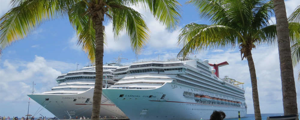 Zwei Carnival-Schiffe auf den Bahamas - Bildquelle: Pixabay