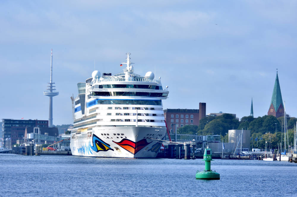 Kieler Woche, AIDAluna in Kiel - Bildquelle: AIDA Cruises