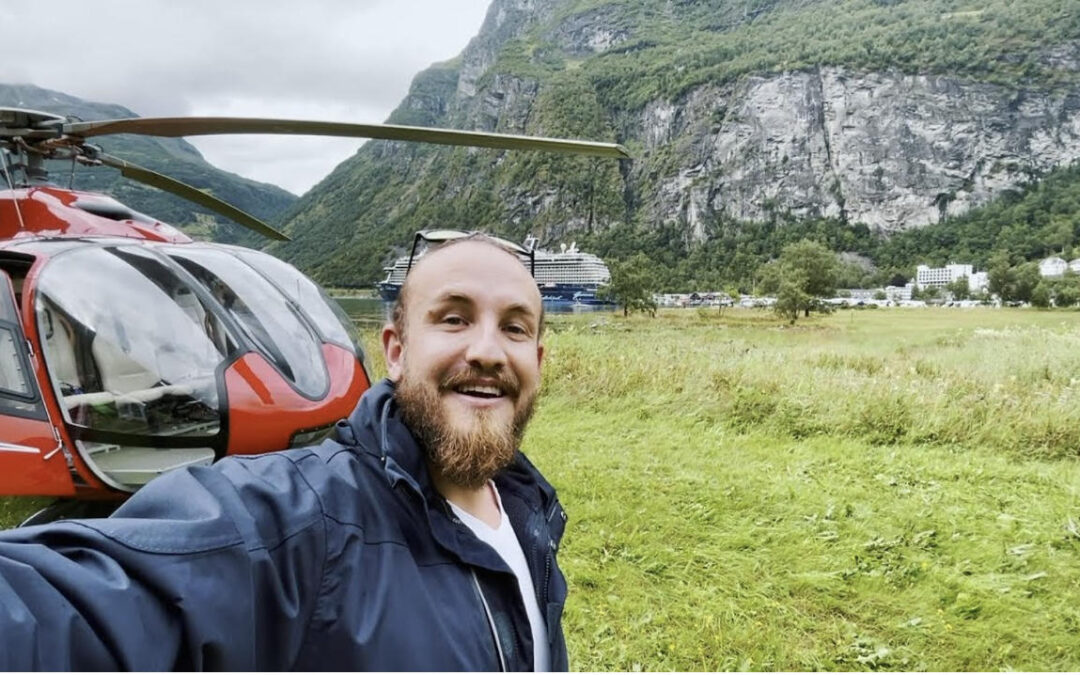 Spektakulärer Helikopterflug über den Geirangerfjord mit Mein Schiff Kapitän Jan Fortun