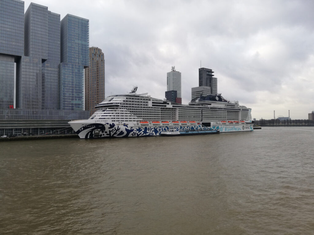 MSC Euribia Kanaren 2027/28: neue Winterreisen mit Madeira 1 MSC Euribia im Hafen von Rotterdam