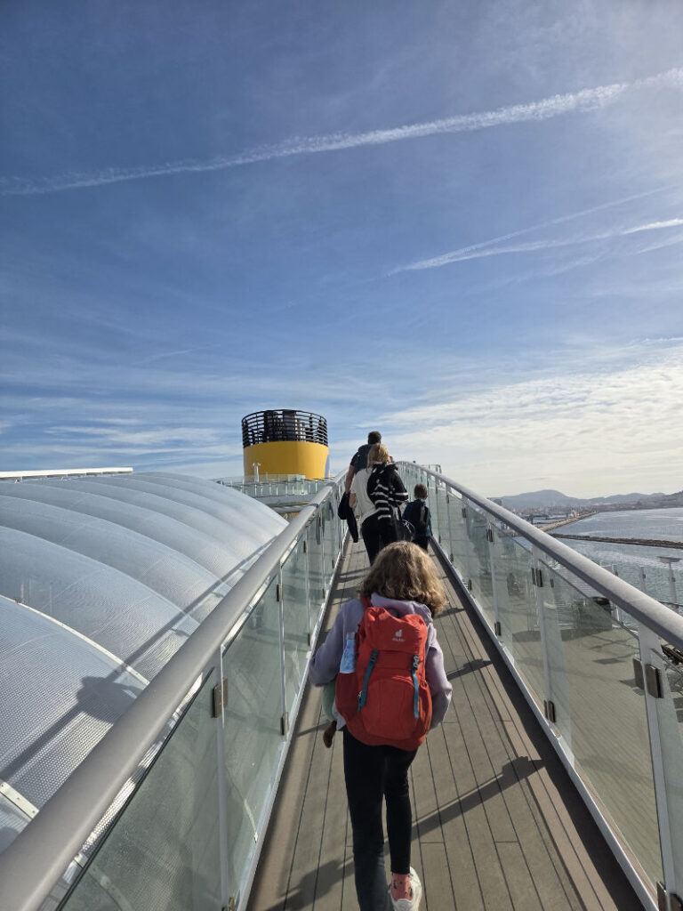 Spaziergang ueber den Skywalk