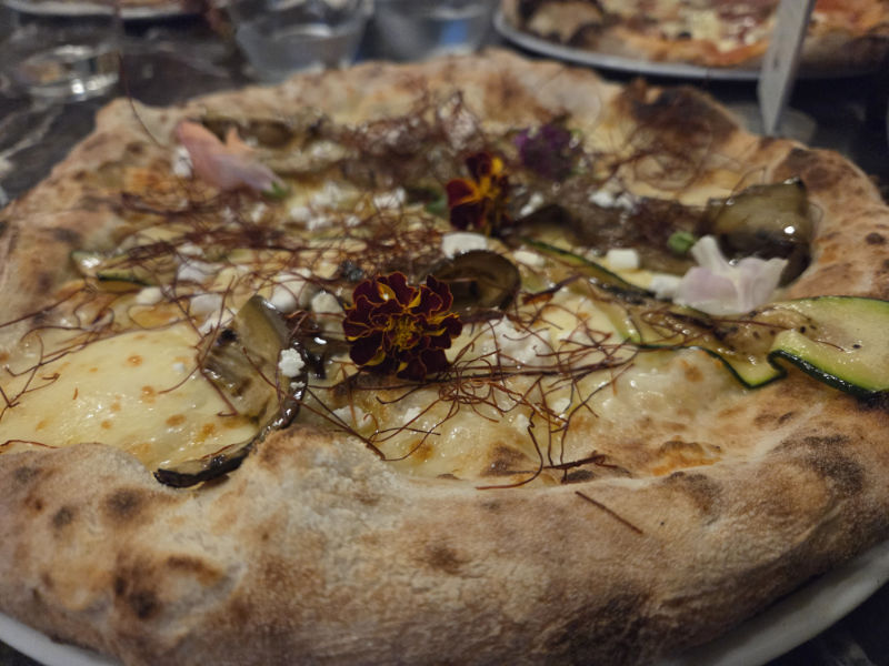 neapoletanische Pizza