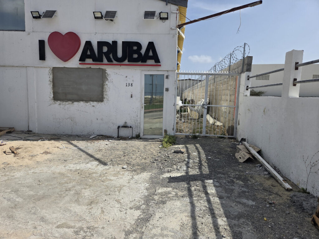 kudk kar I love Aruba